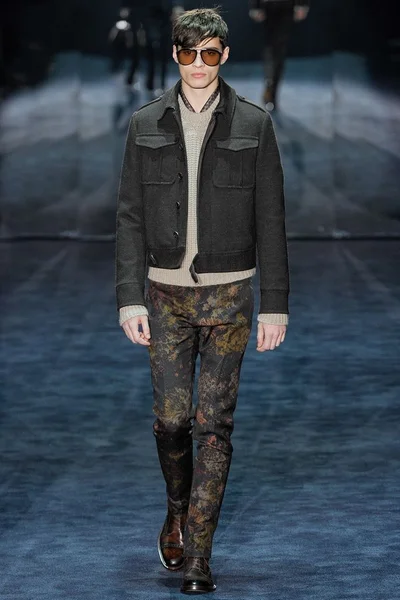 Look 12